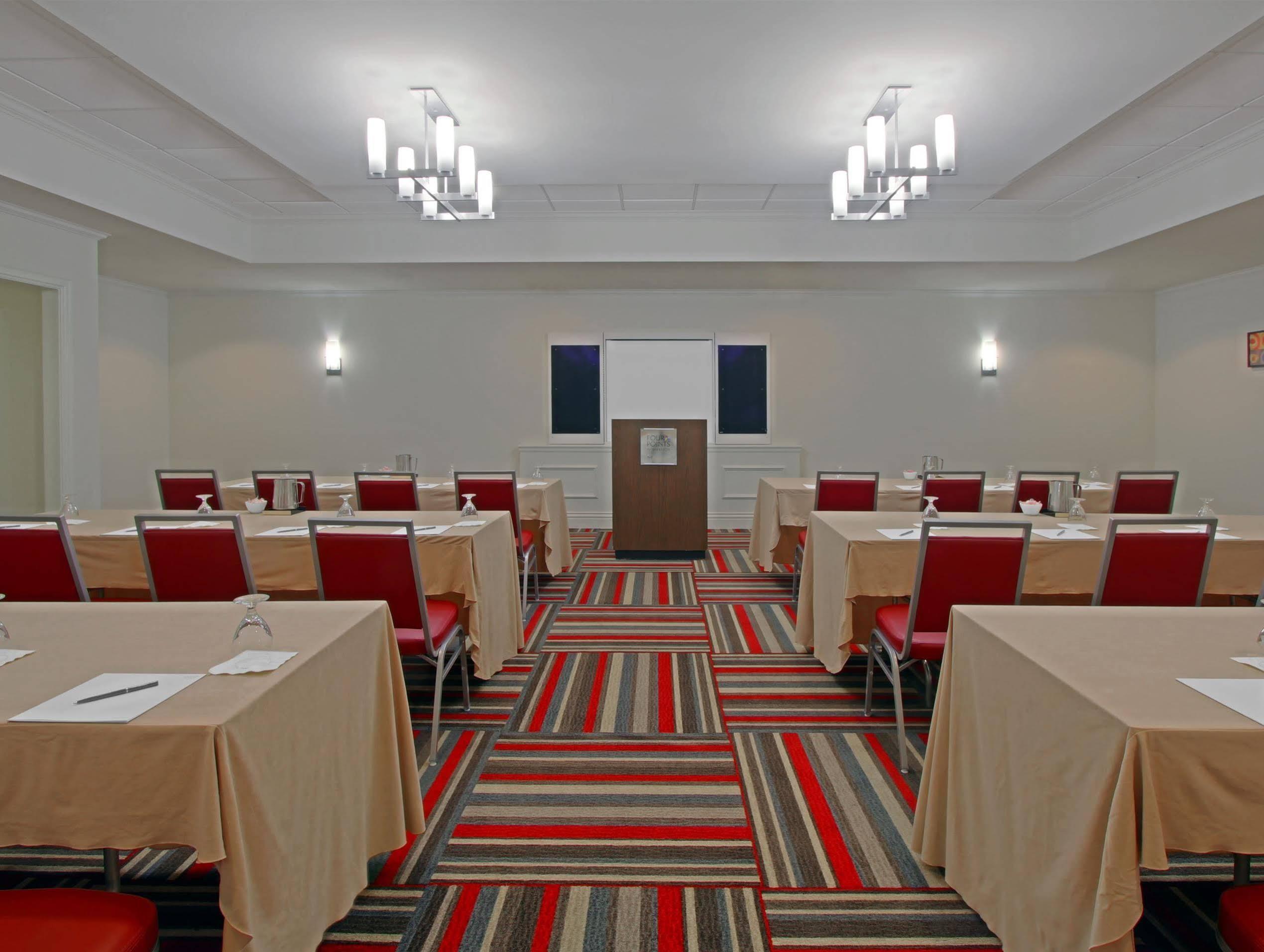 Four Points By Sheraton Йорк Экстерьер фото