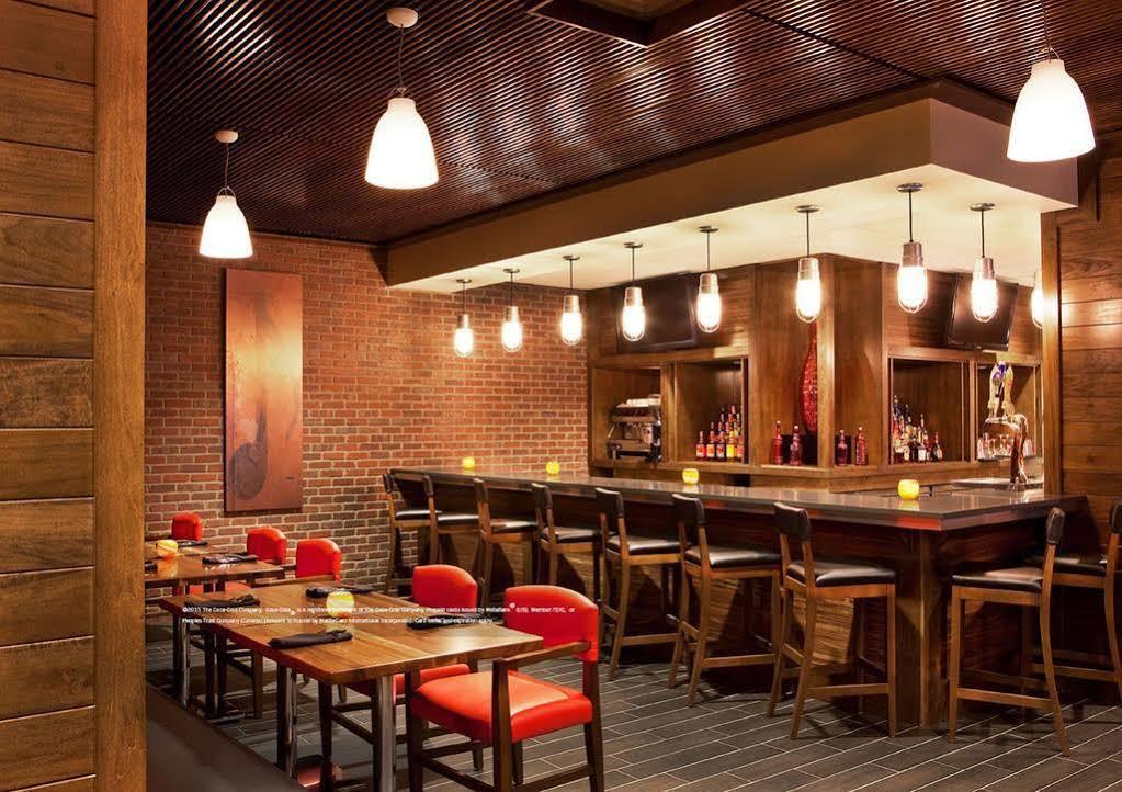 Four Points By Sheraton Йорк Экстерьер фото