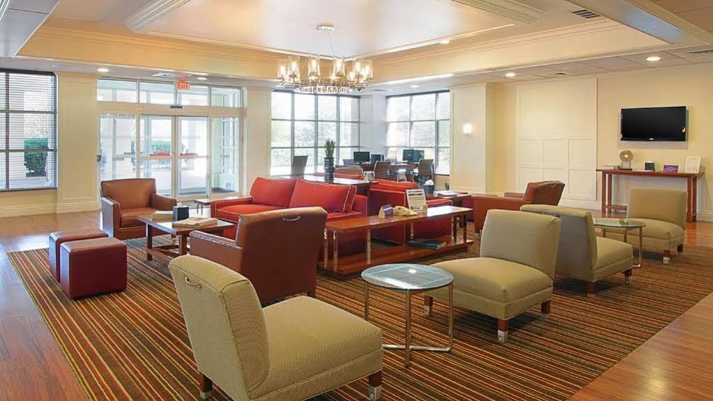 Four Points By Sheraton Йорк Экстерьер фото