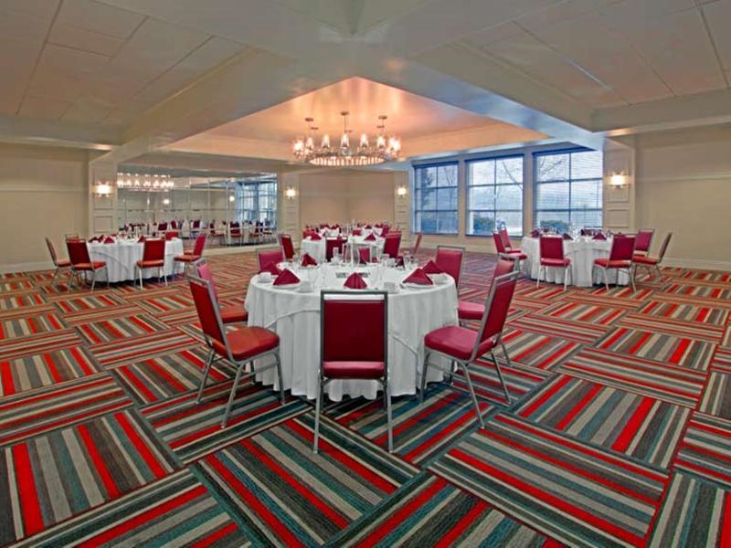 Four Points By Sheraton Йорк Экстерьер фото
