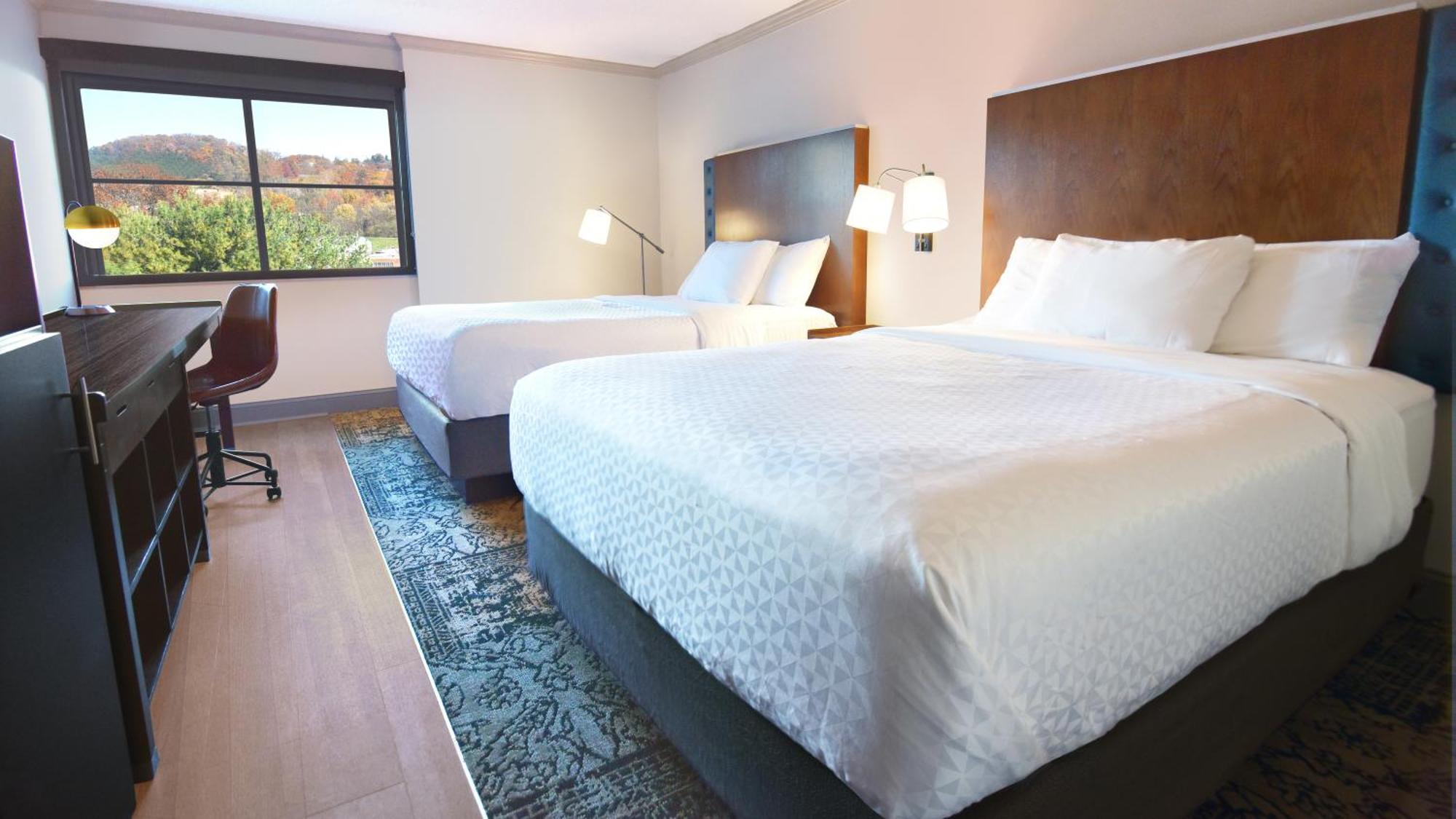 Four Points By Sheraton Йорк Экстерьер фото