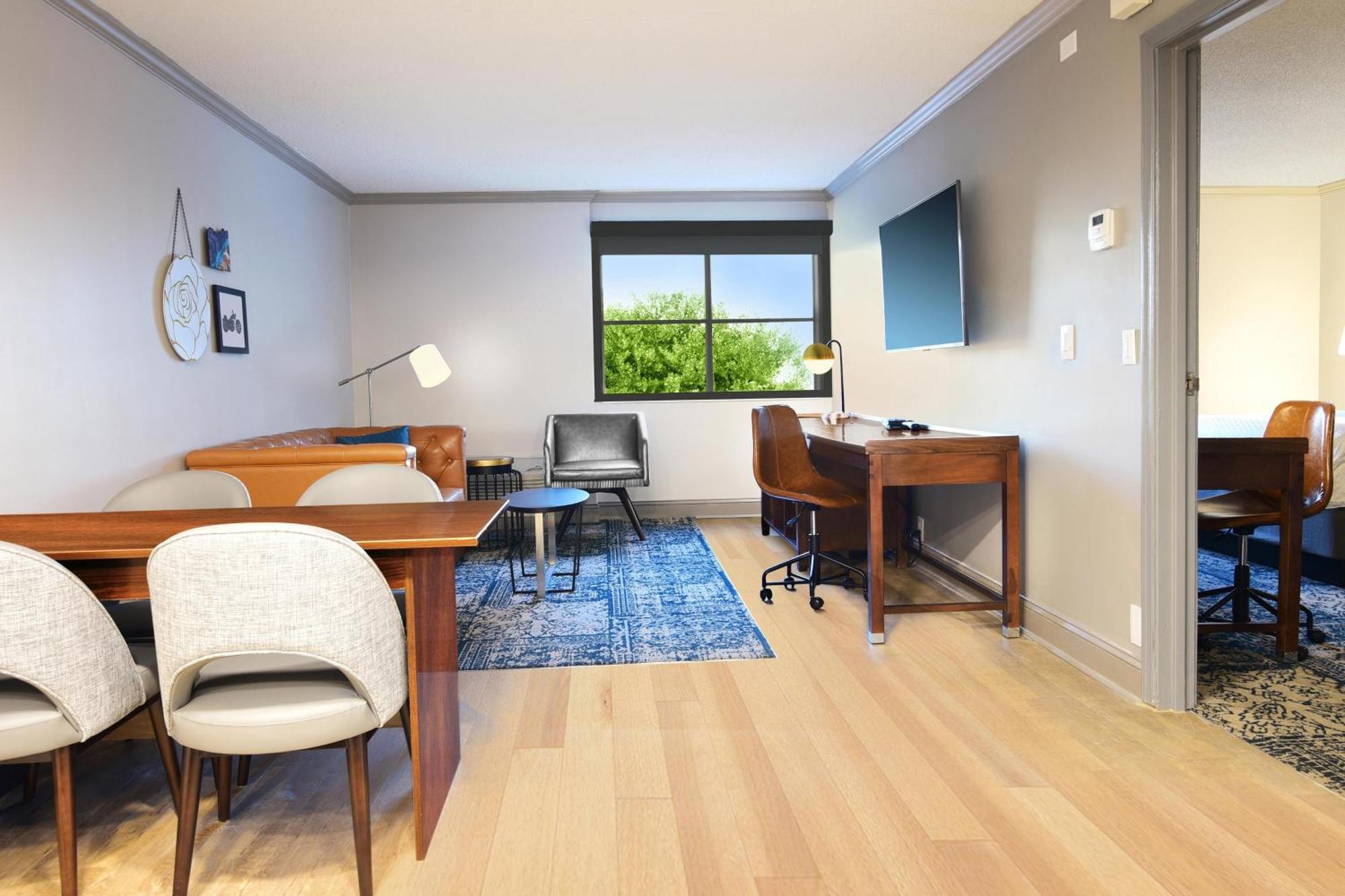 Four Points By Sheraton Йорк Экстерьер фото
