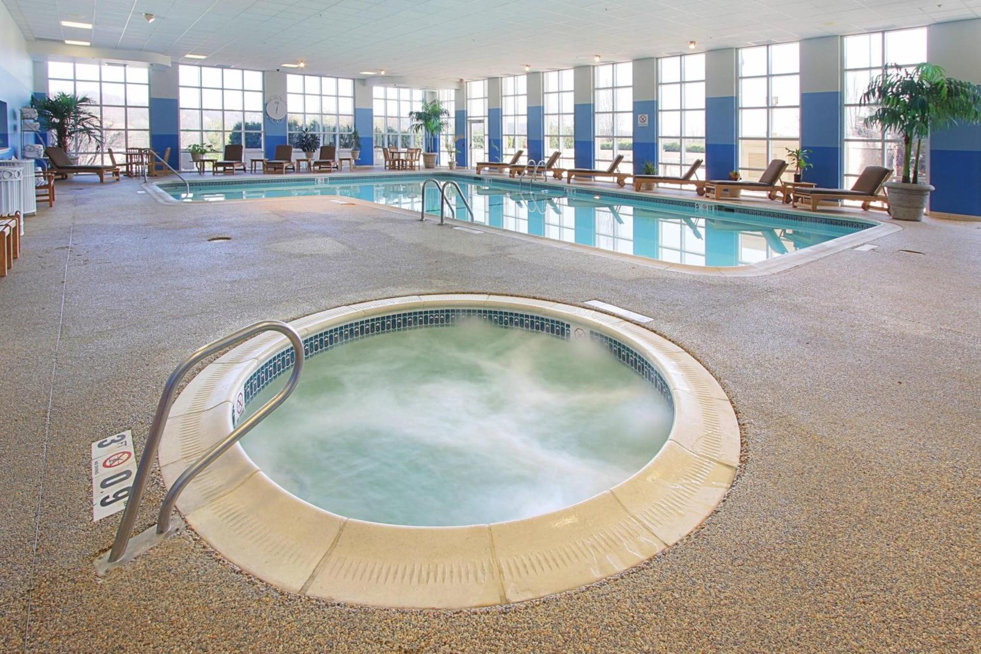 Four Points By Sheraton Йорк Экстерьер фото